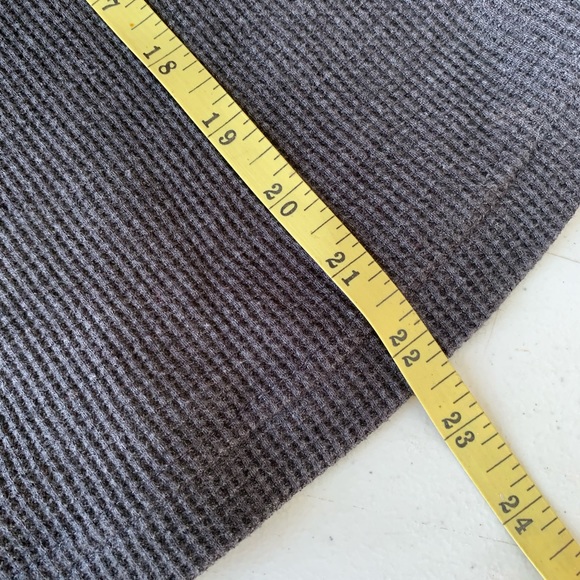 Women's Harley Davidson thermal turtleneck size Medium. - Picture 7 of 8